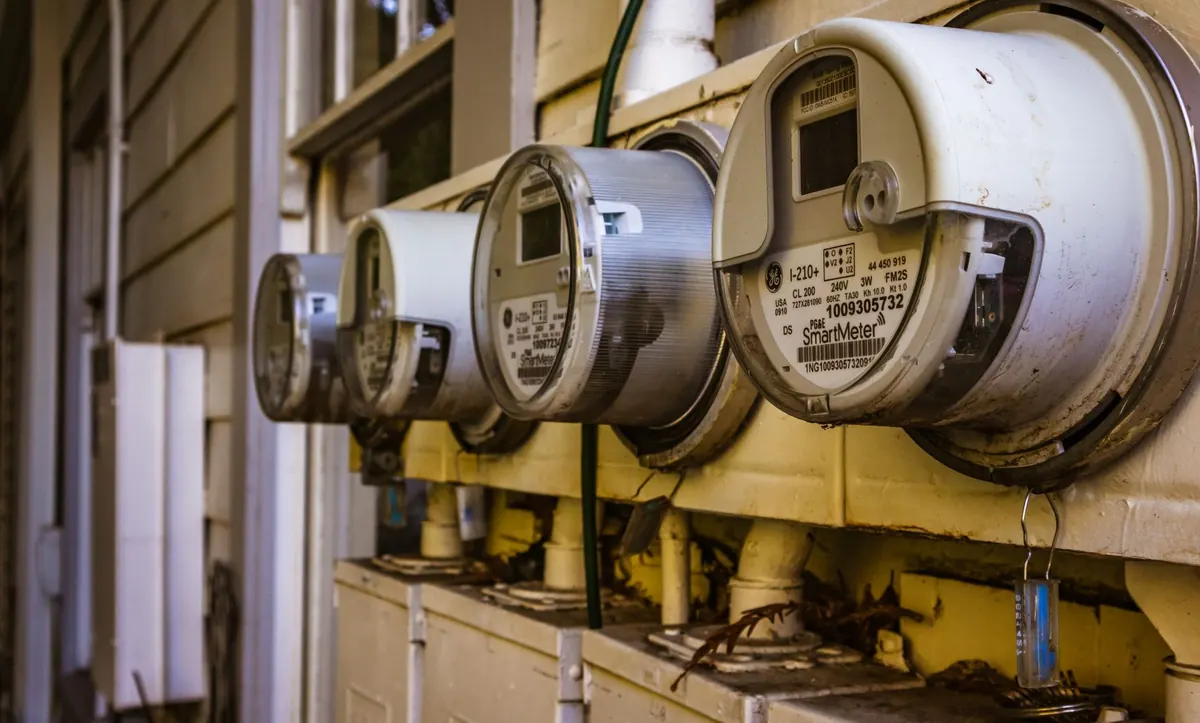 How to Track Your Energy Use Each Morning with a Smart Meter